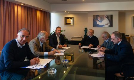 Armando Cavalieri, secretario general de la Faecys encabezó la reunión. Armando Cavalieri, secretario general de la Faecys encabezó la reunión.