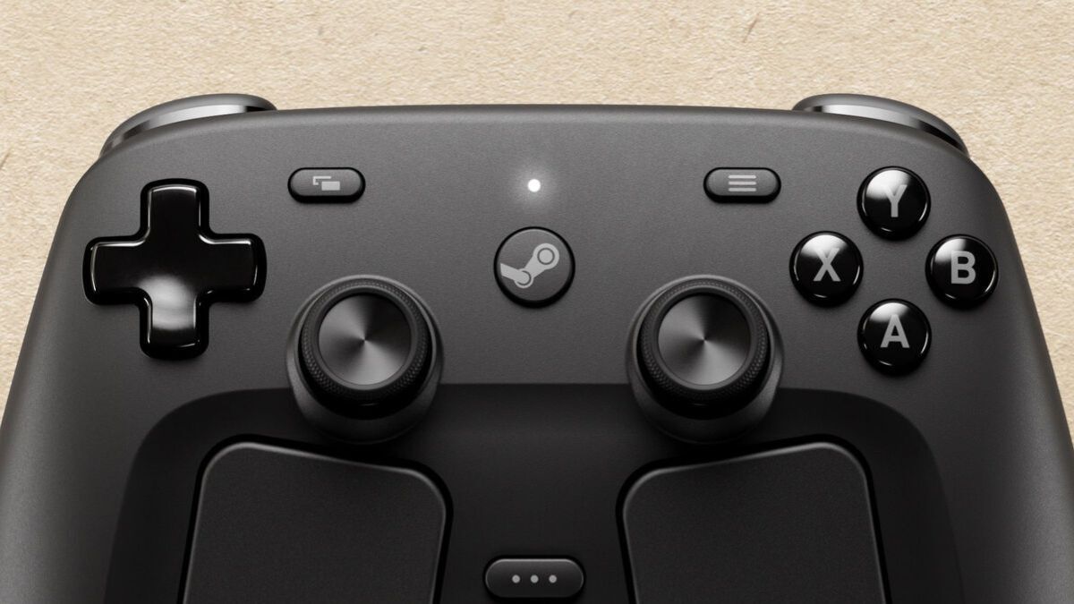 El accesorio "Steam Controller Puck" combina un receptor de baja latencia con una base de carga magnética para mantener el orden en el escritorio gamer. El accesorio "Steam Controller Puck" combina un receptor de baja latencia con una base de carga magnética para mantener el orden en el escritorio gamer.