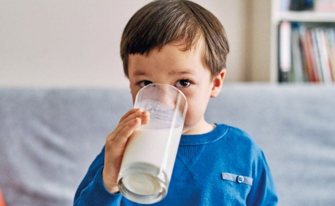 Qué le ocurre a nuestro organismo cuando tomamos leche en ayunas