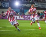 Barracas Central venció a Quilmes por penales y consiguió el ascenso a la Liga Profesional de Fútbol. Barracas Central venció a Quilmes por penales y consiguió el ascenso a la Liga Profesional de Fútbol.