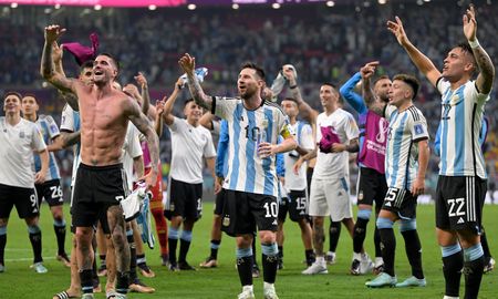 Final del partido: Argentina venció a Australia y clasificó a los cuartos de final en el Mundial Qatar 2022. Final del partido: Argentina venció a Australia y clasificó a los cuartos de final en el Mundial Qatar 2022.