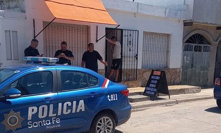 La despensa está ubicada en calle Juan del Campillo al 3700, barrio Barranquitas. La despensa está ubicada en calle Juan del Campillo al 3700, barrio Barranquitas.