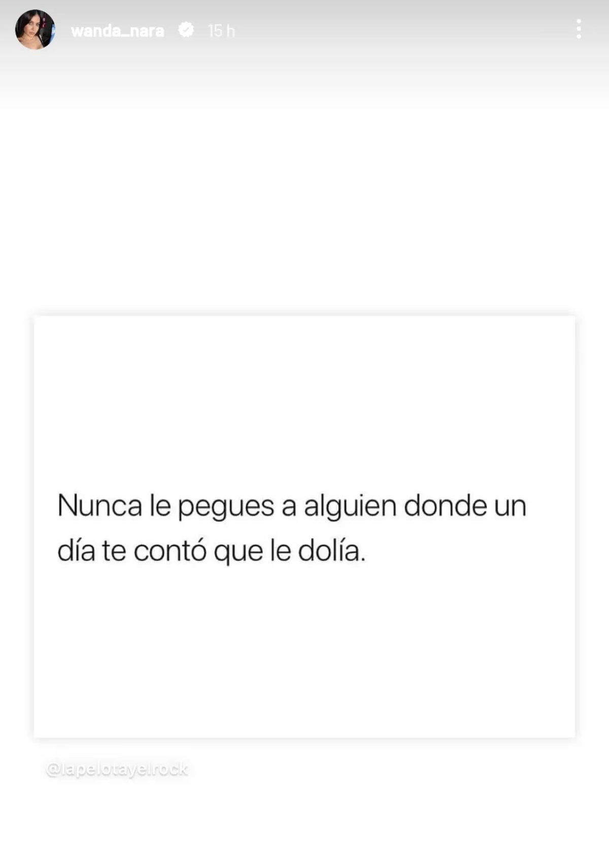 Wanda Nara publicó una llamativa frase una hora después de que L-Gante subiera una foto abrazando a una modelo. 