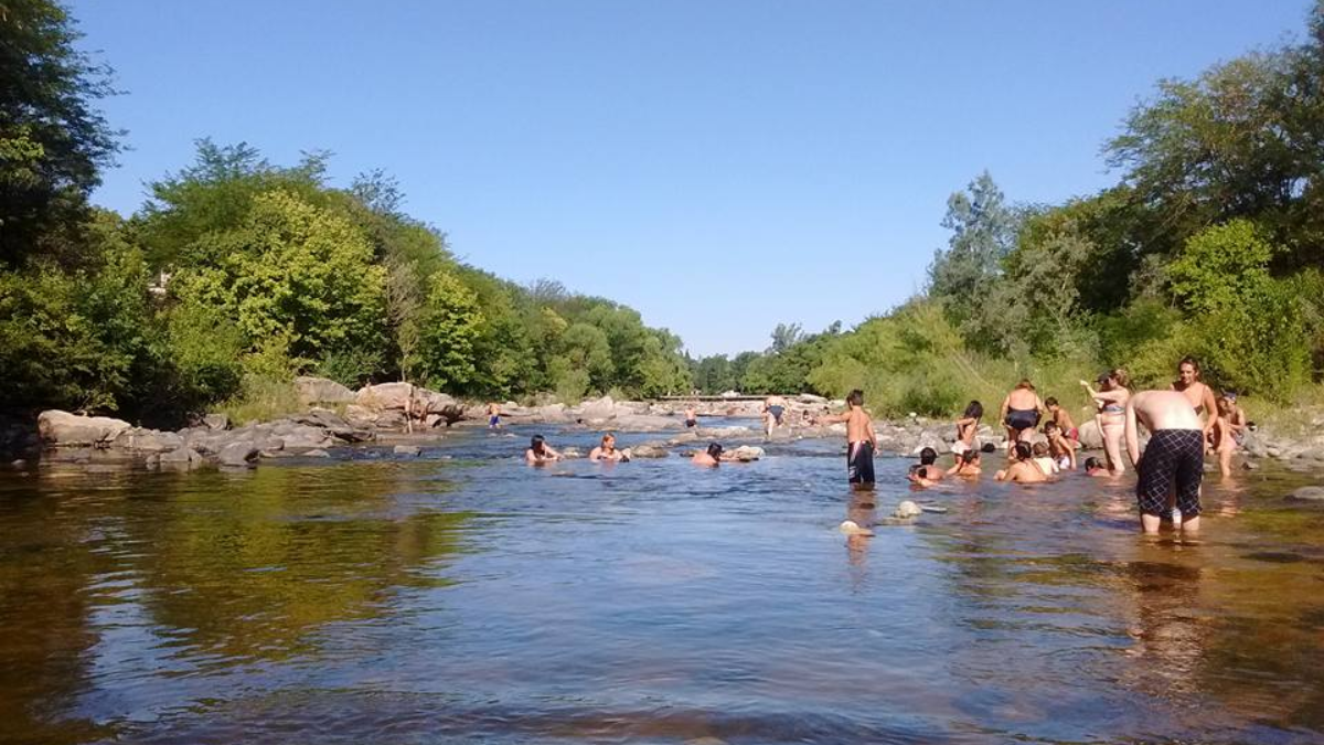 Escapada a un hermoso pueblo cordobés con aguas cristalinas