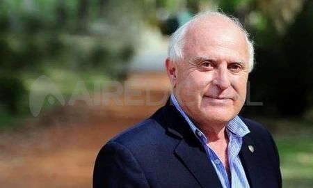 El 19 de abril el ex gobernador fue internado en un sanatorio del centro rosarino, primero en sala general, luego fue trasladado a terapia intensiva. Ante el agravamiento del cuadro, fue puesto en asistencia mecánica respiratoria. El 19 de abril el ex gobernador fue internado en un sanatorio del centro rosarino, primero en sala general, luego fue trasladado a terapia intensiva. Ante el agravamiento del cuadro, fue puesto en asistencia mecánica respiratoria.