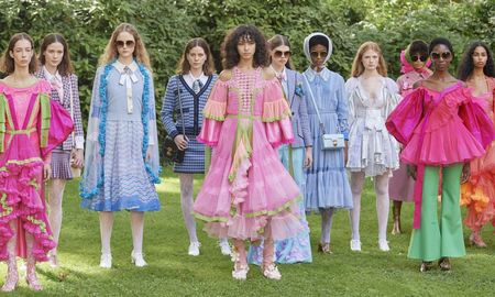 Estos son los looks de primavera-verano 2026: las tendencias imprescindibles para esta temporada.