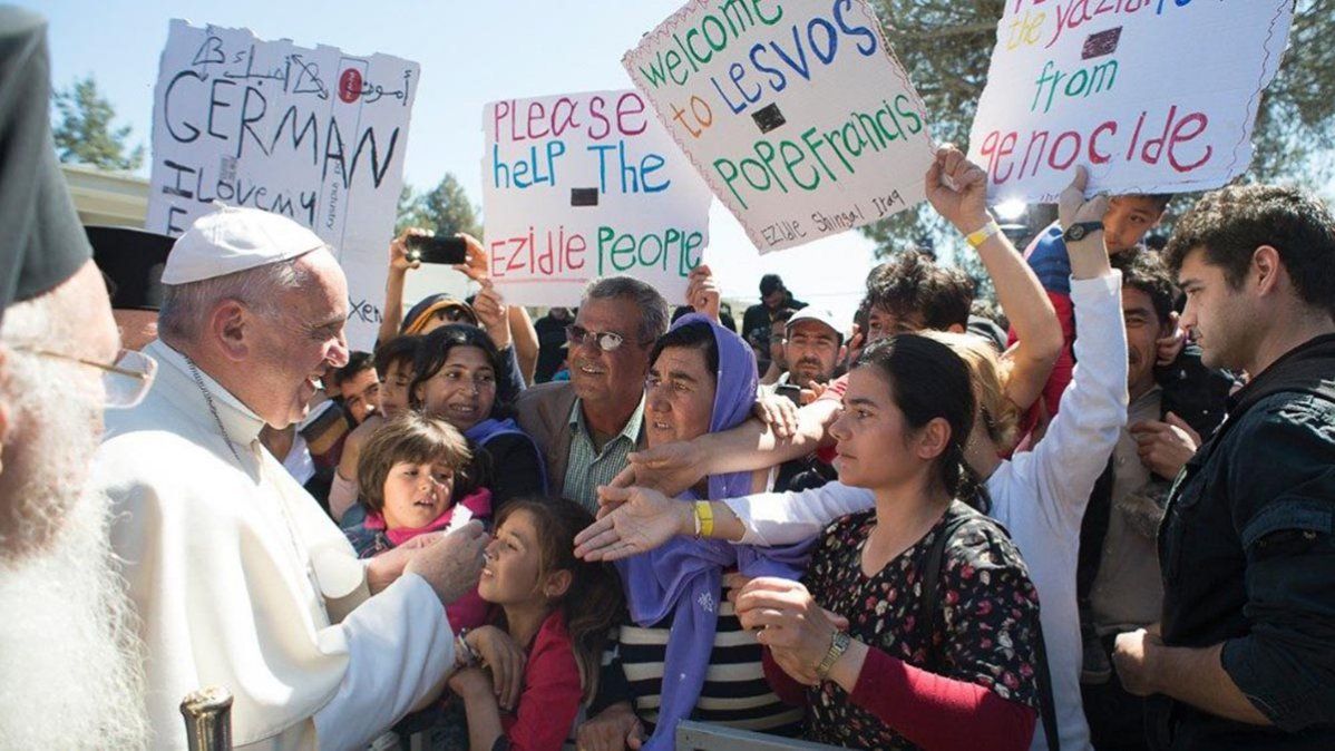 El Papa Francisco con refugiados en Medio Oriente.