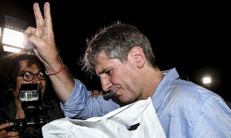 La Cámara Federal de Casación Penal revocó la condena que pesaba sobre el exvicepresidente Amado Boudou en la causa en la que se lo investigó por presunta adulteración de la documentación utilizada para la trasferencia de un auto en 2003. La Cámara Federal de Casación Penal revocó la condena que pesaba sobre el exvicepresidente Amado Boudou en la causa en la que se lo investigó por presunta adulteración de la documentación utilizada para la trasferencia de un auto en 2003.