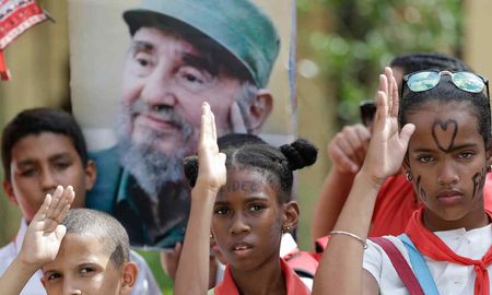A solo nueve días de entregar el poder, el Gobierno estadounidense de Donald Trump volvió este lunes a incluir a Cuba dentro de su lista de Estados patrocinadores del terrorismo. A solo nueve días de entregar el poder, el Gobierno estadounidense de Donald Trump volvió este lunes a incluir a Cuba dentro de su lista de Estados patrocinadores del terrorismo.