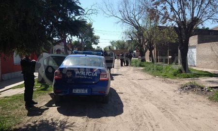 Un hombre se atrincheró con sus hijas de rehenes y quedó detenido