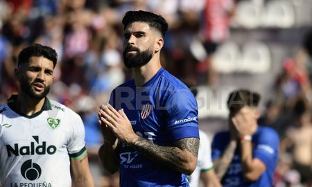 Nicolás Orsini falló un penal y se perdió el primero de Unión frente a Sarmiento. Nicolás Orsini falló un penal y se perdió el primero de Unión frente a Sarmiento.