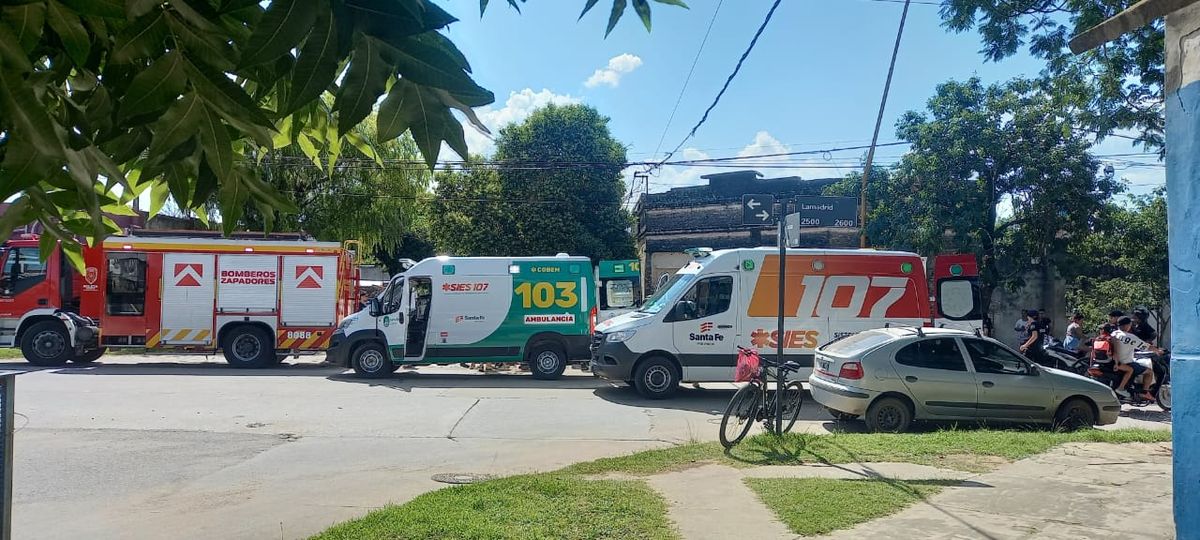 El accidente se produjo en la esquina de Lamadrid y Tucumán, en barrio Roma de Santa Fe. El accidente se produjo en la esquina de Lamadrid y Tucumán, en barrio Roma de Santa Fe.