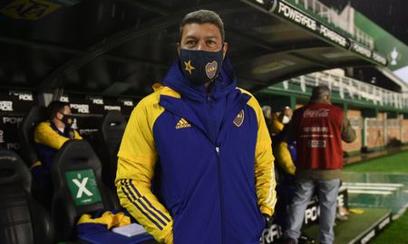 Battaglia será el DT boquense, al menos hasta fin de año, y su lugar al frente de la Reserva lo ocuparán Hugo Ibarra y Mauricio Serna. Battaglia será el DT boquense, al menos hasta fin de año, y su lugar al frente de la Reserva lo ocuparán Hugo Ibarra y Mauricio Serna.