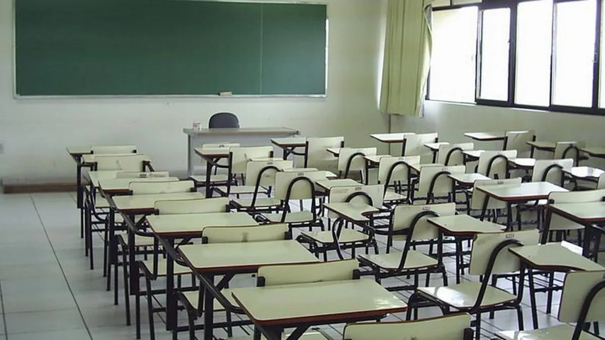 En Santa Fe, los alumnos y docentes tendrán sus vacaciones de invierno en la segunda quincena de julio. En Santa Fe, los alumnos y docentes tendrán sus vacaciones de invierno en la segunda quincena de julio.
