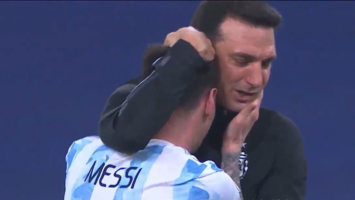 Scaloni junto a Lionel Messi tras ganar la Copa América.