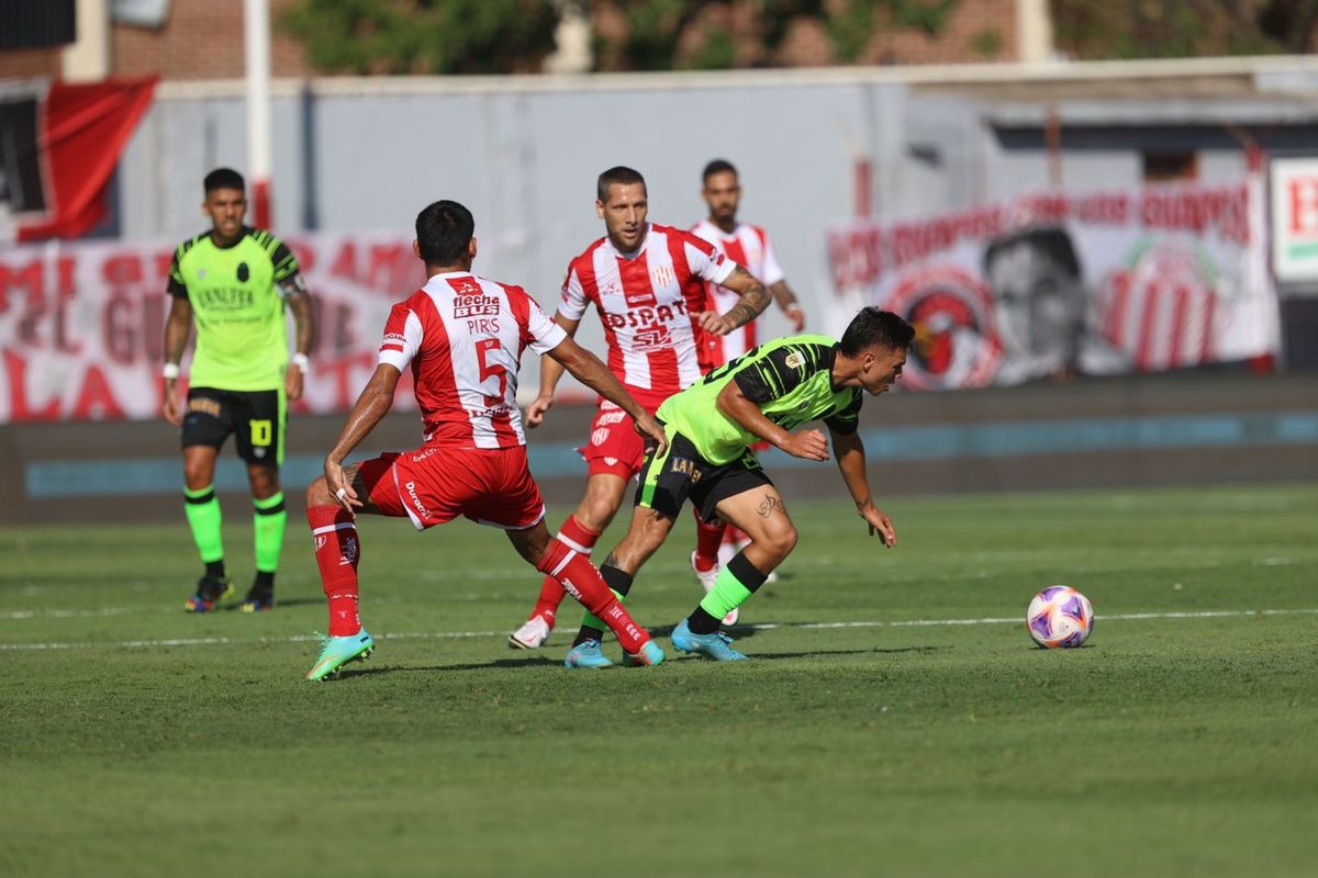 Unión juega ante Barracas Central por la tercera fecha de la Liga Profesional.
