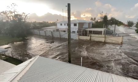 Australia y Nueva Zelanda enviaron ayuda humanitaria a Tonga. Australia y Nueva Zelanda enviaron ayuda humanitaria a Tonga.