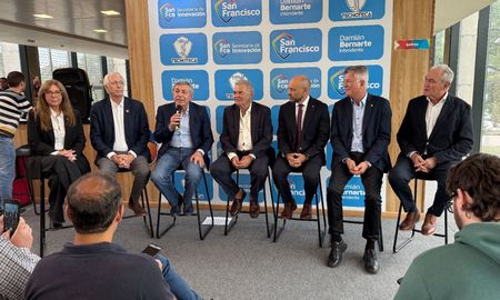En el marco de la agenda de integración regional, el Gobierno de Santa Fe participó del Gabinete Productivo de la Región Centro. En el marco de la agenda de integración regional, el Gobierno de Santa Fe participó del Gabinete Productivo de la Región Centro.