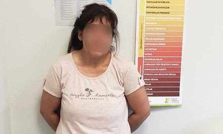 La mujer se entregó a la policía y se investiga el homicidio. La mujer se entregó a la policía y se investiga el homicidio.