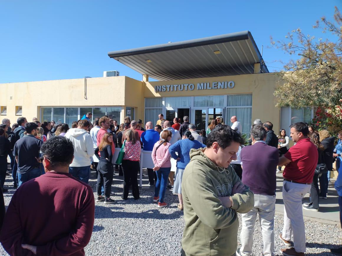 Tras la denuncia por abuso sexual a un niño, exigen respuestas a las autoridades del instituto Milenio. Tras la denuncia por abuso sexual a un niño, exigen respuestas a las autoridades del instituto Milenio.