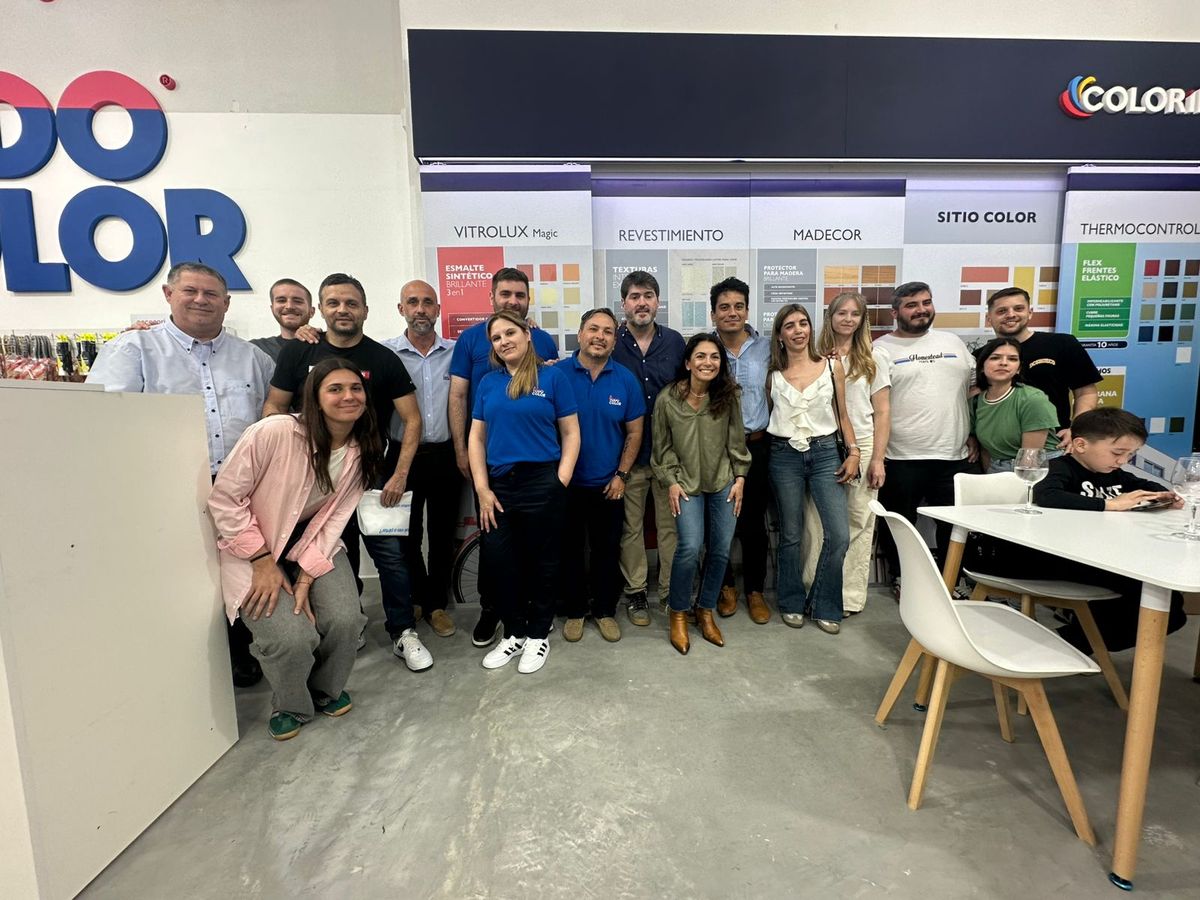 A Todo Color apuesta a un modelo de atención renovado y una imagen innovadora con su nueva sucursal en Santa Fe. A Todo Color apuesta a un modelo de atención renovado y una imagen innovadora con su nueva sucursal en Santa Fe.