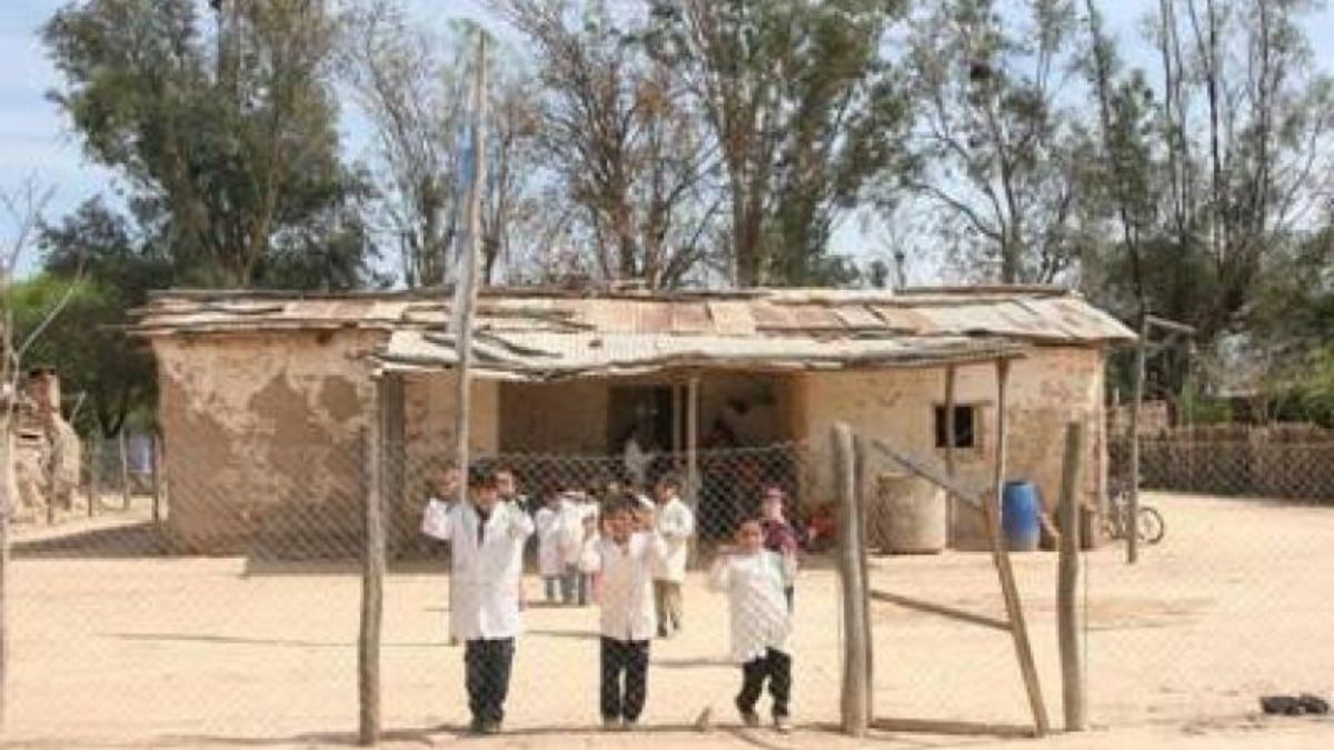 En caso de ganar el premio, Gloria quiere construir una residencia estudiantil para exalumnos rurales que continúan sus estudios y llevar agua potable al paraje La Sara. En caso de ganar el premio, Gloria quiere construir una residencia estudiantil para exalumnos rurales que continúan sus estudios y llevar agua potable al paraje La Sara.