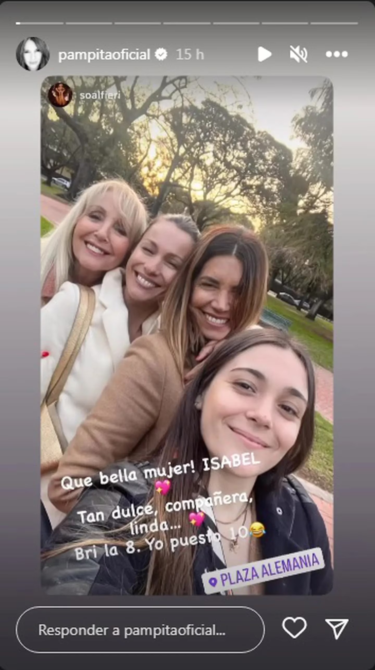 Pampita paseo por las calles de Buenos Aires con la madre de Benjamín Vicuña. (Captura de Instagram) Pampita paseo por las calles de Buenos Aires con la madre de Benjamín Vicuña. (Captura de Instagram)