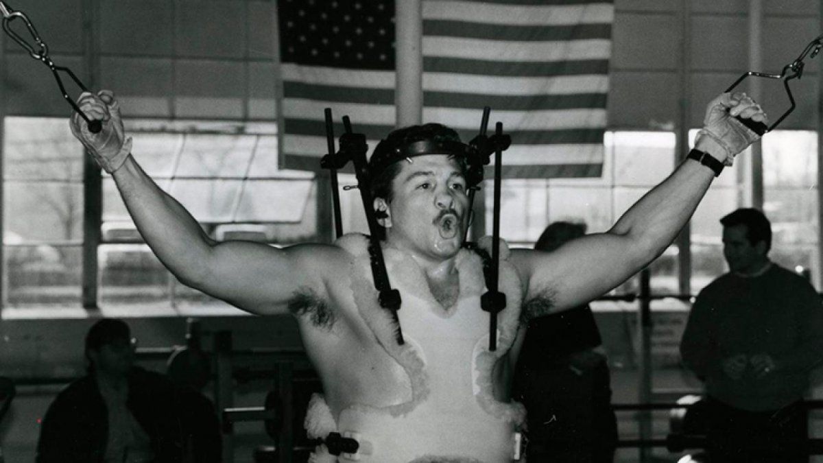 Vinny Paz sufrió la fractura de dos vértebras en un accidente de tránsito y