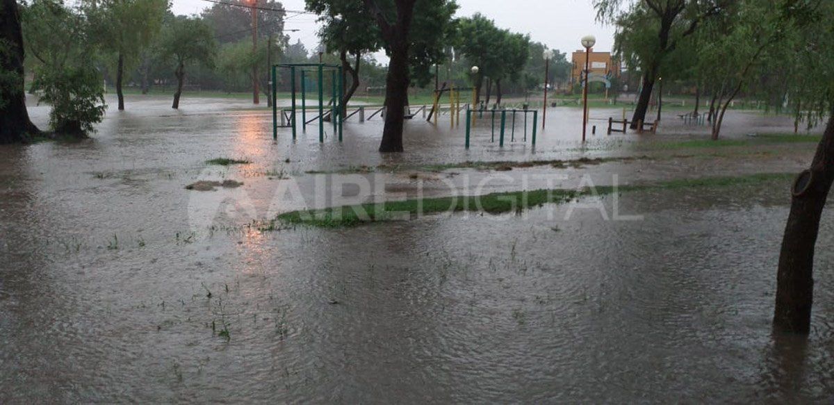 Las intensas lluvias acumularon mucha agua en el oeste y el norte de Santa Fe