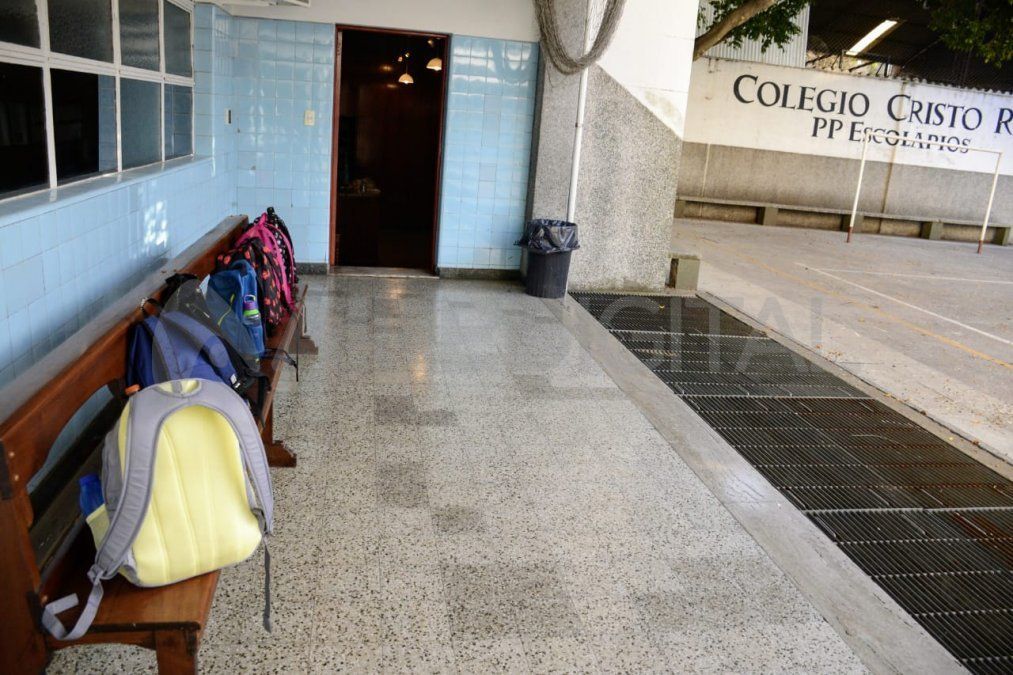 Con protocolos, los estudiantes de los últimos años regresaron a las aulas