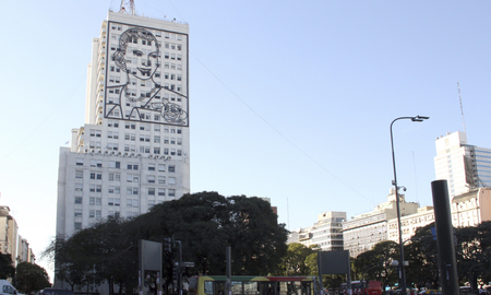 El Gobierno Nacional recortó de 140 mil millones de pesos en el Ministerio de Salud. El Gobierno Nacional recortó de 140 mil millones de pesos en el Ministerio de Salud.