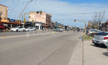 Tras los anuncios de restricciones en Santa Fe, los comerciantes de Aristóbulo abrieron sus puertas y esperan las medidas del municipio. Tras los anuncios de restricciones en Santa Fe, los comerciantes de Aristóbulo abrieron sus puertas y esperan las medidas del municipio.