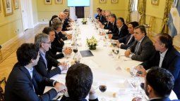 Macri convocó a todo el arco político para lanzar “reformas estructurales” Macri convocó a todo el arco político para lanzar “reformas estructurales”