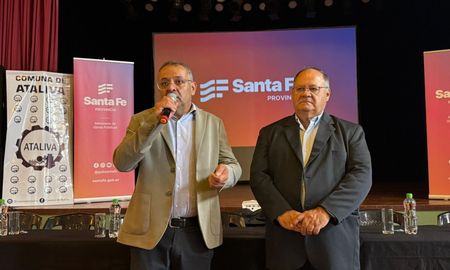 Durante el acto realizado en Ataliva se realizó la entrega de una vivienda correspondiente al Plan Lote Propio. Durante el acto realizado en Ataliva se realizó la entrega de una vivienda correspondiente al Plan Lote Propio.