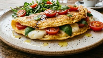 Omelette caprese en sartén: la opción ideal para solucionar un almuerzo exprés