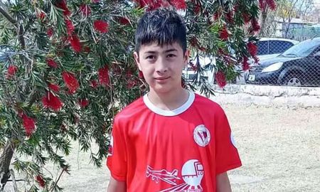 La Liga Rafaelina de Fútbol suspendió la fecha de inferiores e infantiles en solidaridad con Ian Cabrera, el chico de 13 años asesinado en la escuela Normal de San Cristóbal. La Liga Rafaelina de Fútbol suspendió la fecha de inferiores e infantiles en solidaridad con Ian Cabrera, el chico de 13 años asesinado en la escuela Normal de San Cristóbal.