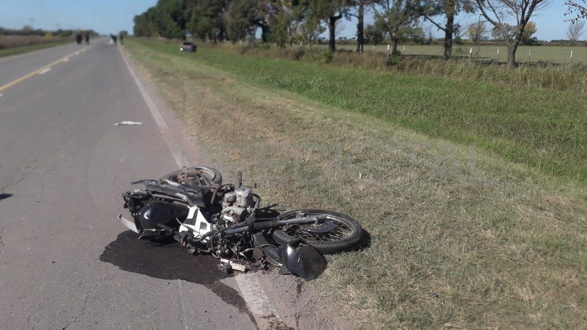 Murieron un hombre y una niña tras chocar con su moto en la Ruta Provincial 62.