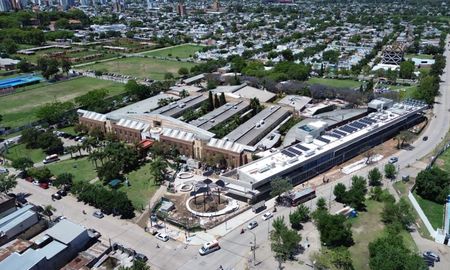Previo a la inaugración de la obra, se realiza una jornada solidaria para hermosear el Hospital de Niños de Santa Fe. Previo a la inaugración de la obra, se realiza una jornada solidaria para hermosear el Hospital de Niños de Santa Fe.