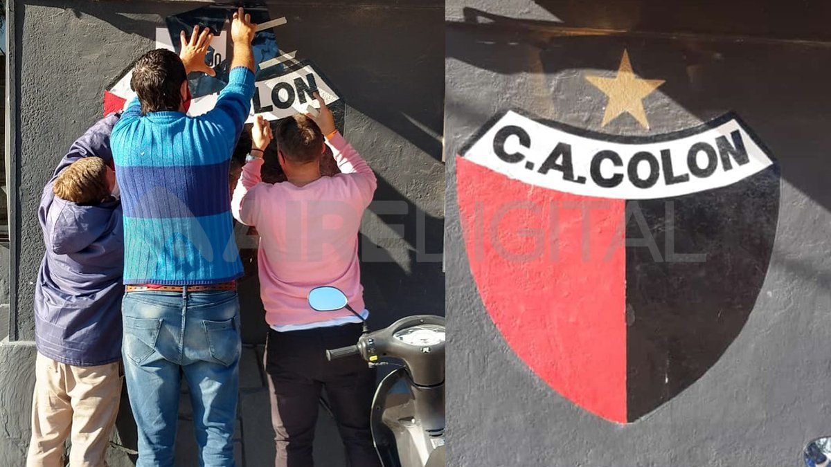 Hinchas de Colón pintaron una estrella sobre el escudo sabalero que está en la sede del club de barrio Centenario.