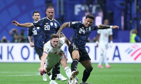 Argentina e Inglaterra igualan 0 a 0.