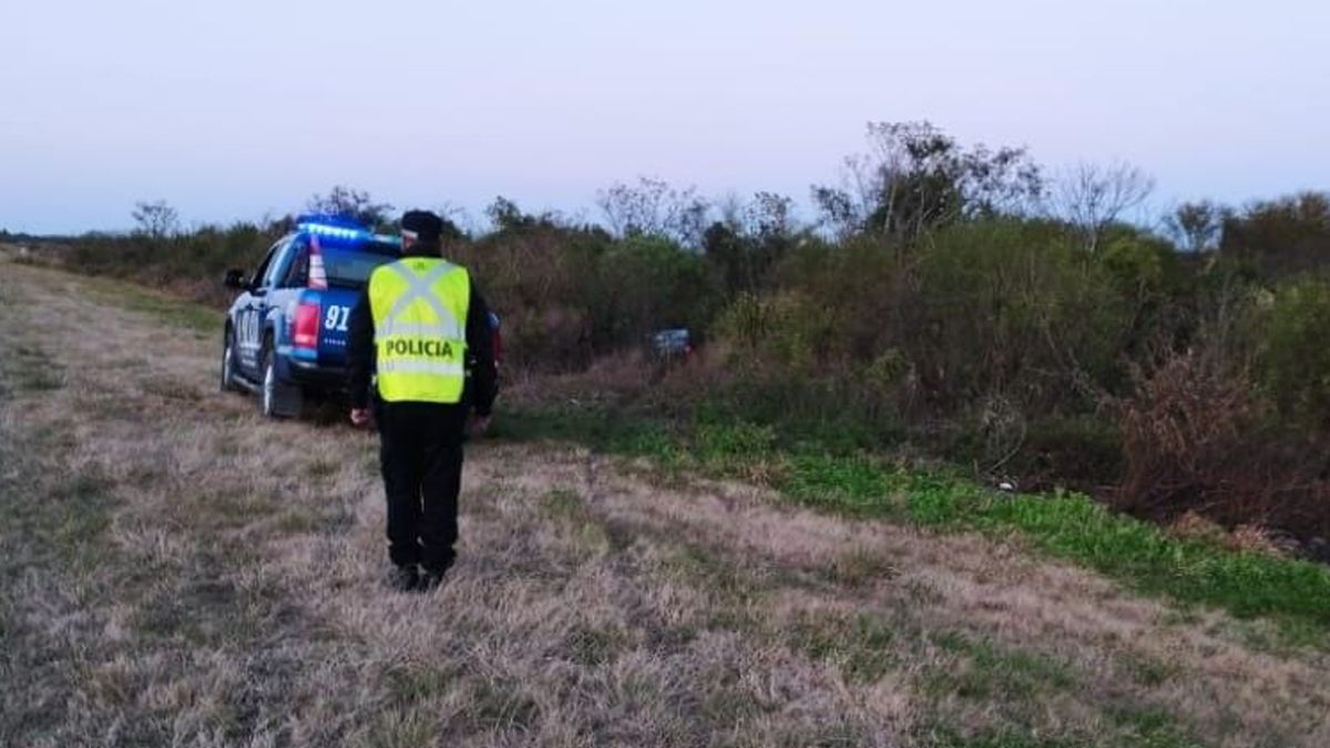 Un joven de 23 años perdió el control del auto, despistó y murió en la ruta provincial 1