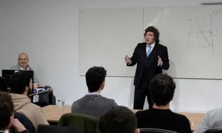 La Universidad de San Andrés lidera el ranking de costos en Argentina con una actualización mensual de aranceles que sigue de cerca el índice de precios al consumidor. La Universidad de San Andrés lidera el ranking de costos en Argentina con una actualización mensual de aranceles que sigue de cerca el índice de precios al consumidor.