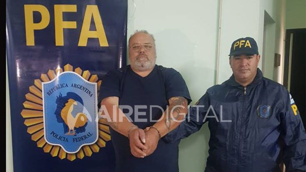 Daniel Mendoza al ser detenido por la Polic&iacute;a Federal en C&oacute;rdoba