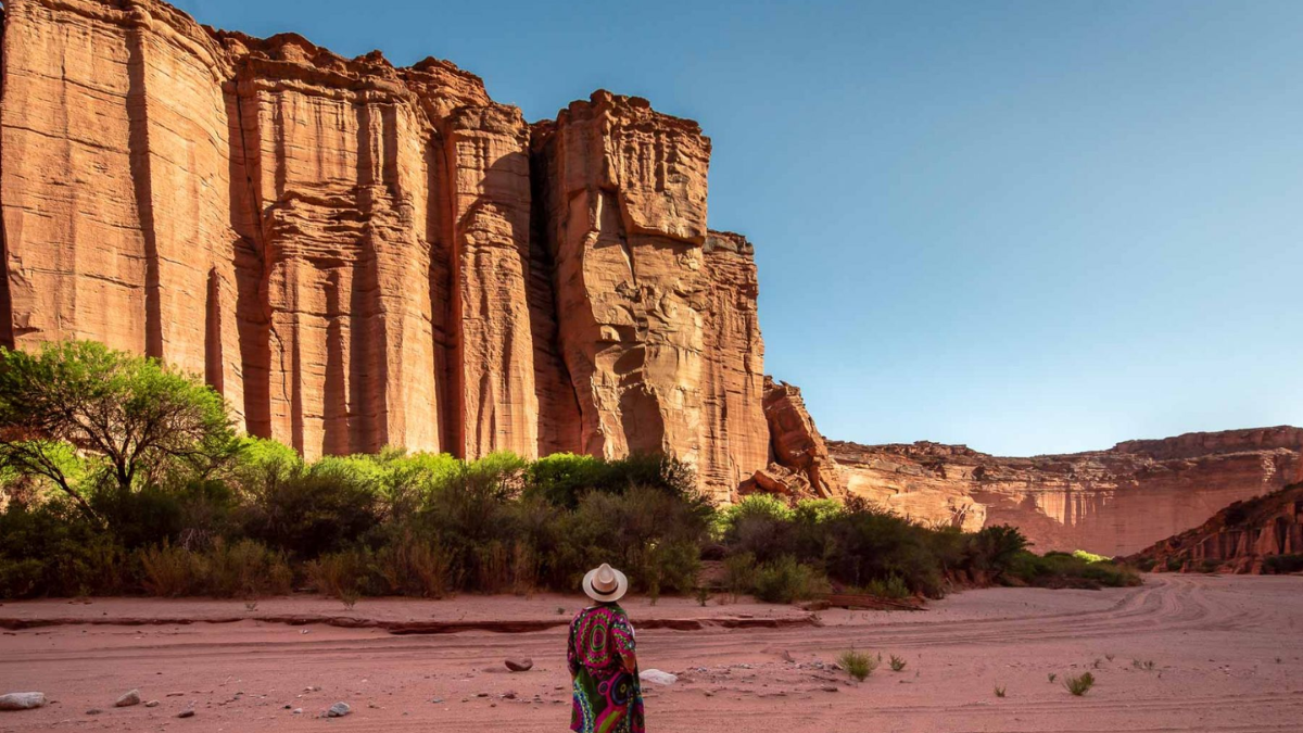 El Parque Nacional Talampaya es uno de los principales atractivos de la región de Cuyo. El Parque Nacional Talampaya es uno de los principales atractivos de la región de Cuyo.