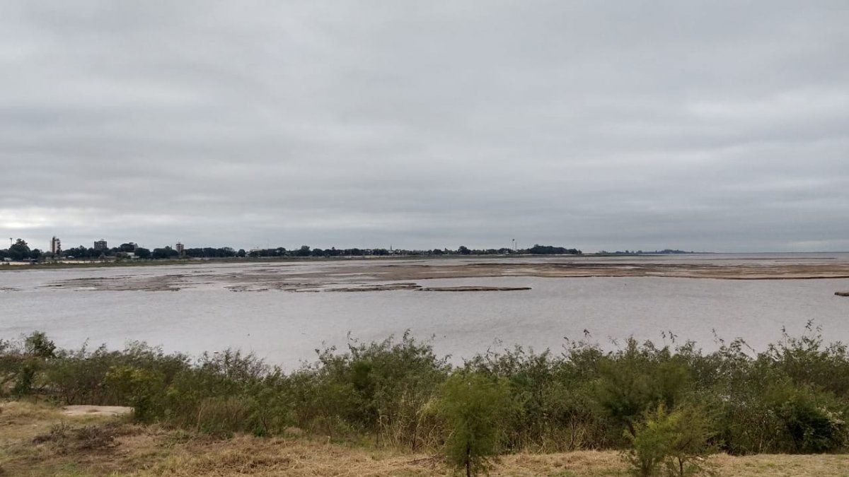 La vista de la laguna desde la costanera Este .