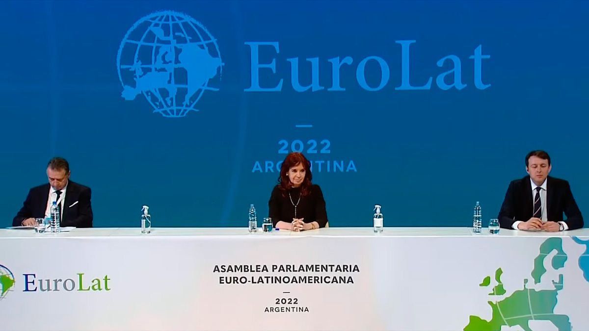 Cristina Kirchner participa de apertura de sesión plenaria del Eurolat en el CCK.