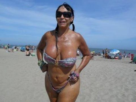 Moria Casán, desnuda en la pileta: “Van a decir que la vieja drogona está en bolas; ¡váyanse al carajo, boludazos!”