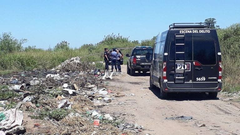 Tras el ataque, los agresores llevaron el cuerpo sin vida hasta un descampado en Recreo