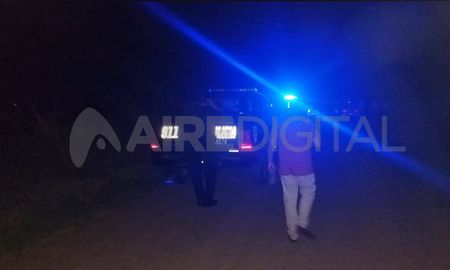 Desde el móvil de Aire de Santa Fe, el periodista Ezequiel Zárate confirmó que el acceso al lugar del hallazgo se registró en una zona descampada y de difícil acceso. Desde el móvil de Aire de Santa Fe, el periodista Ezequiel Zárate confirmó que el acceso al lugar del hallazgo se registró en una zona descampada y de difícil acceso.