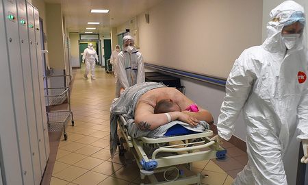 El número de muertes por covid-19 en el mundo aumentó un 21% en la última semana. El número de muertes por covid-19 en el mundo aumentó un 21% en la última semana.